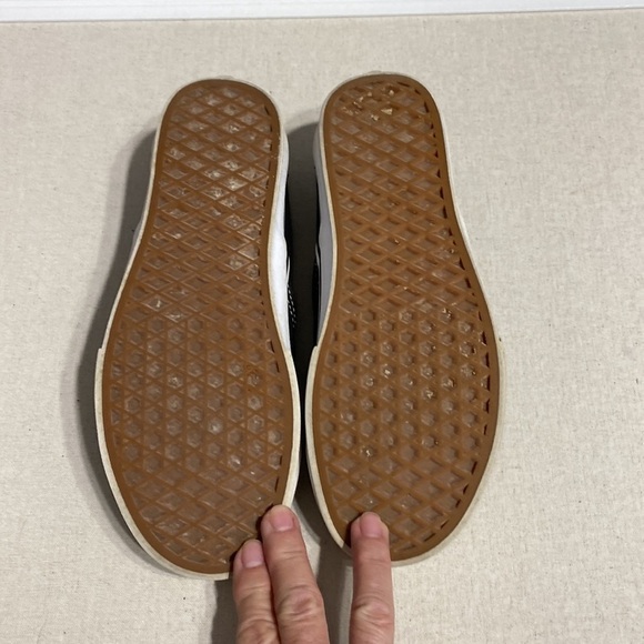 Vans - Picture 4 of 4